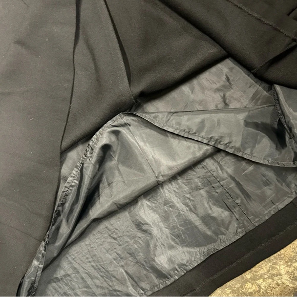 Talbots Womens‎ 14 Wool 100% Black Skirt Made of Italian Fabric Lined - Picture 5 of 5